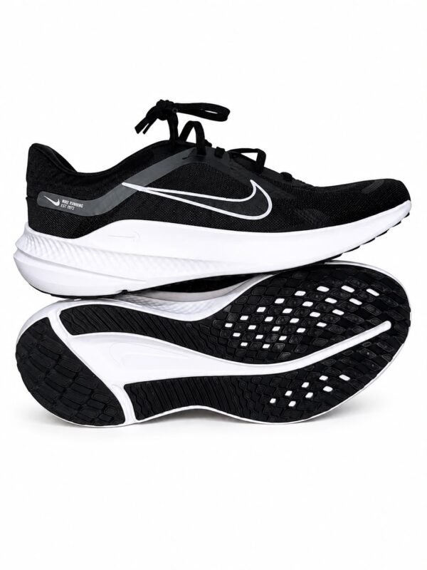 NIKE QUEST 5